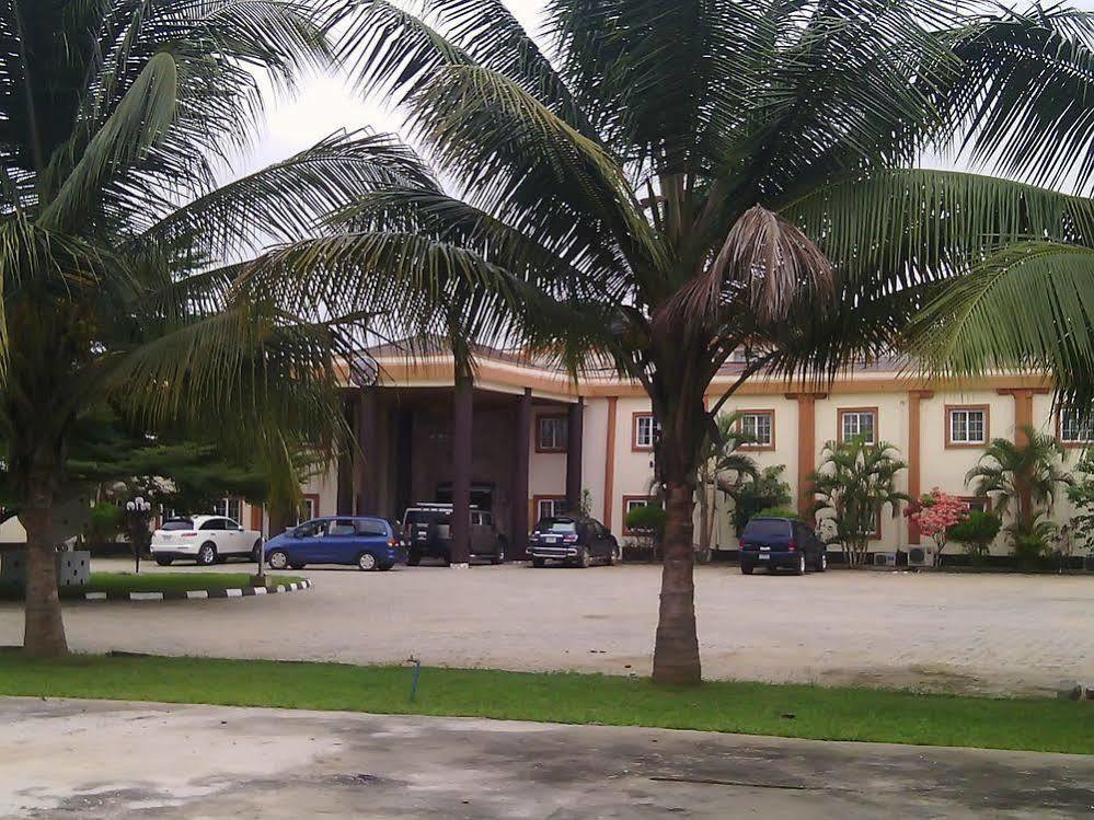 Tiffany Hotel And Towers Imogwu-Agwa Exterior foto